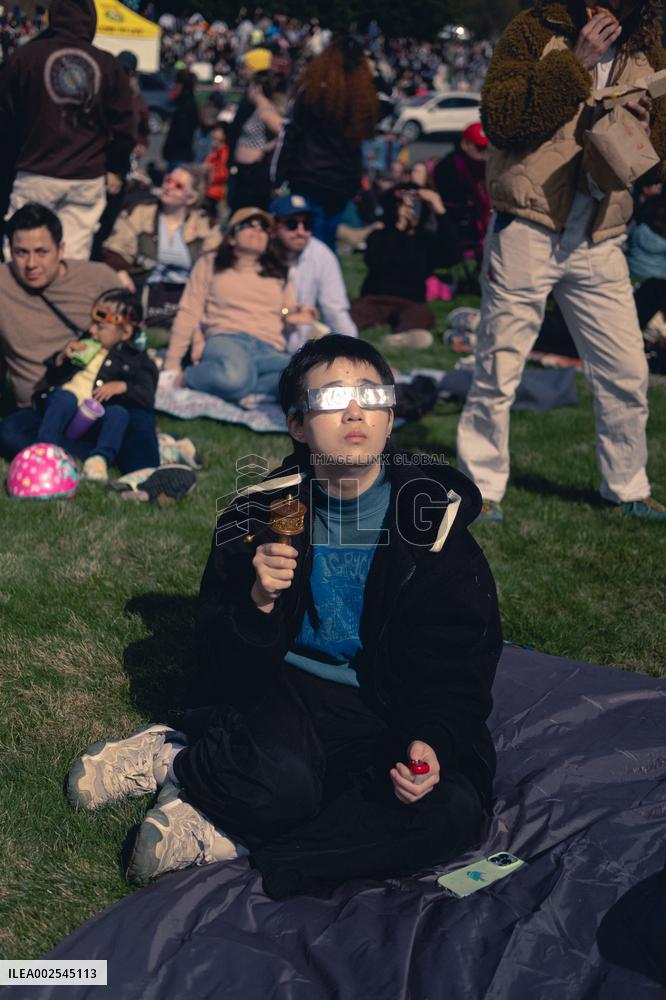 North America Awed By Total Solar Eclipse - NYC