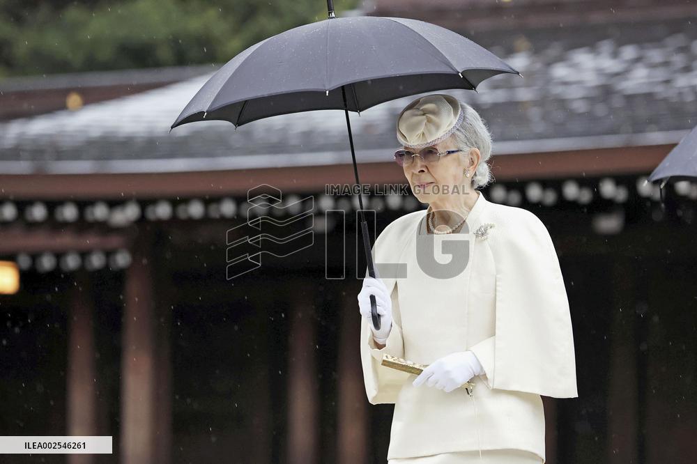 Japan's former empress at Meiji Jingu shrine