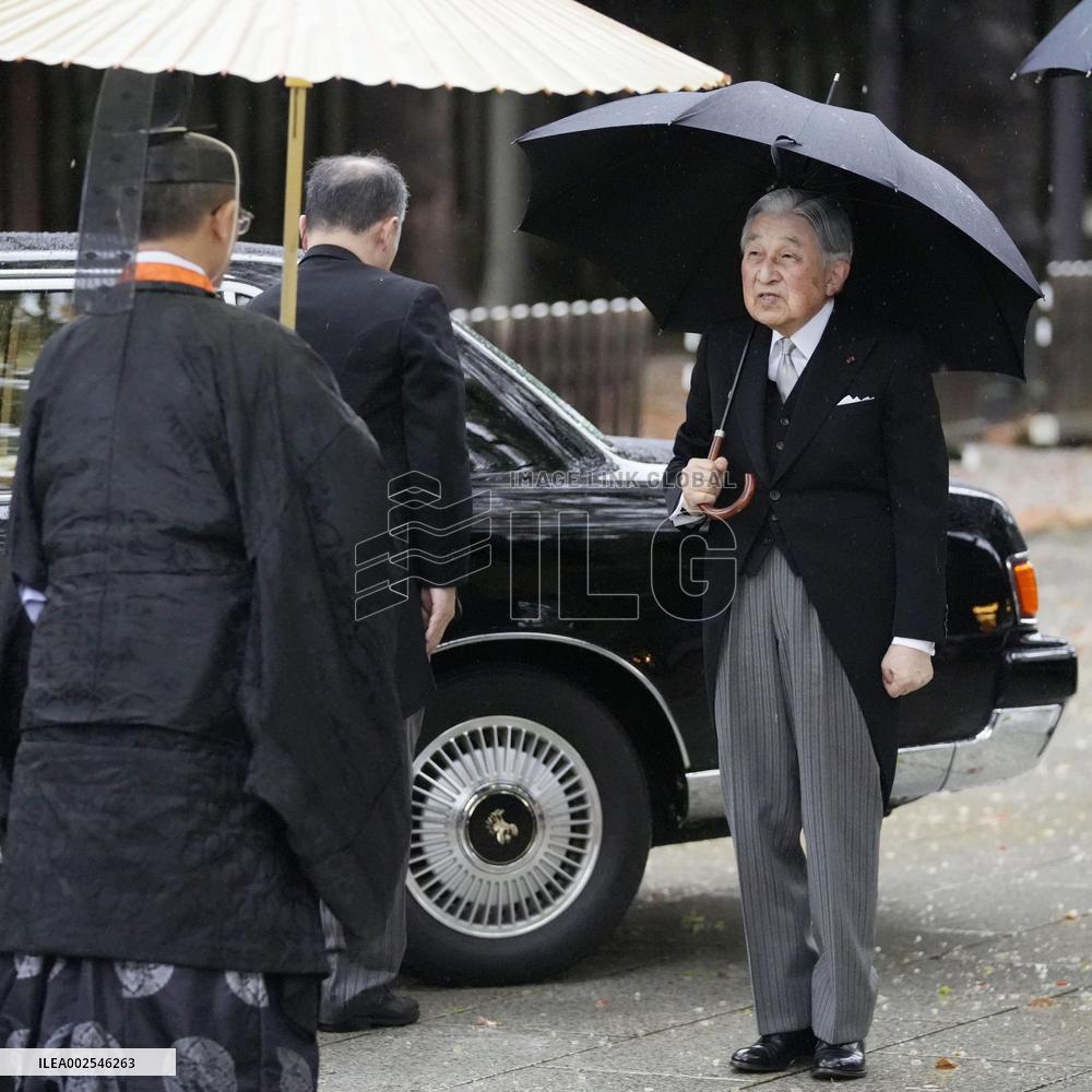 Japan's former emperor at Meiji Jingu shrine
