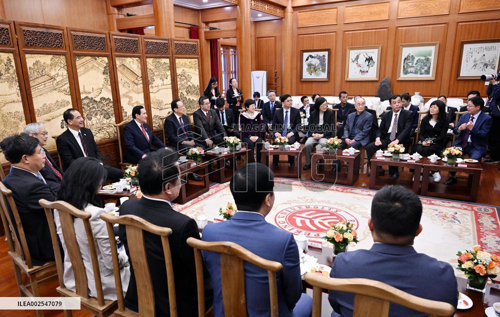 CHINA-BEIJING-MA YING-JEOU-TAIWAN YOUTH-PEKING UNIVERSITY-VISIT (CN)