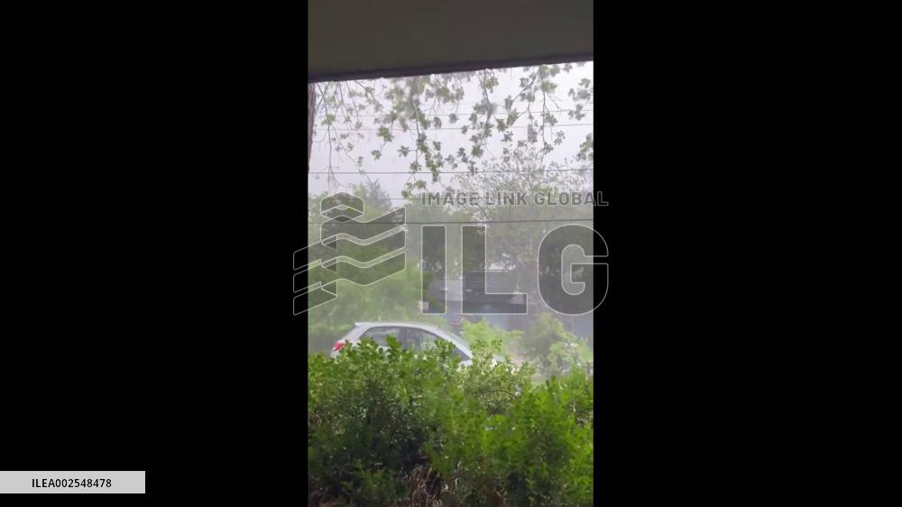 US: Thunderstorms Sweep Through Central Texas, Bringing Large Hail