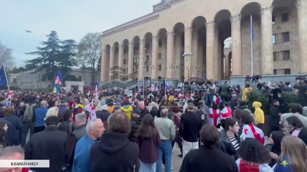 Georgia: Thousands Protest In Tbilisi Against ‘Russian Law’ On Foreign Agents 3