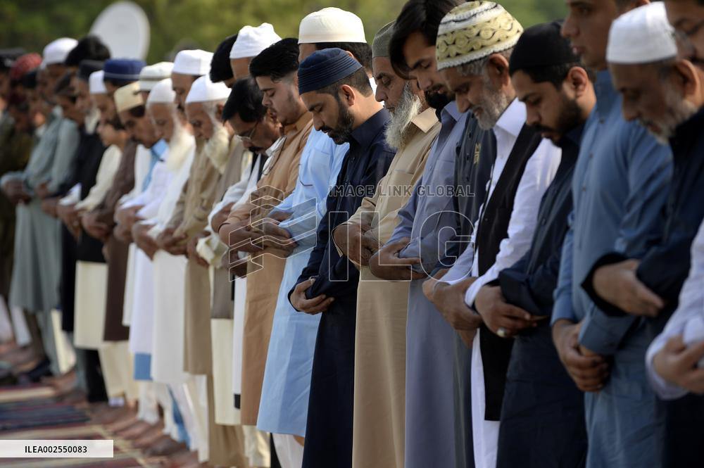 PAKISTAN-RAWALPINDI-EID AL-FITR-PRAYER