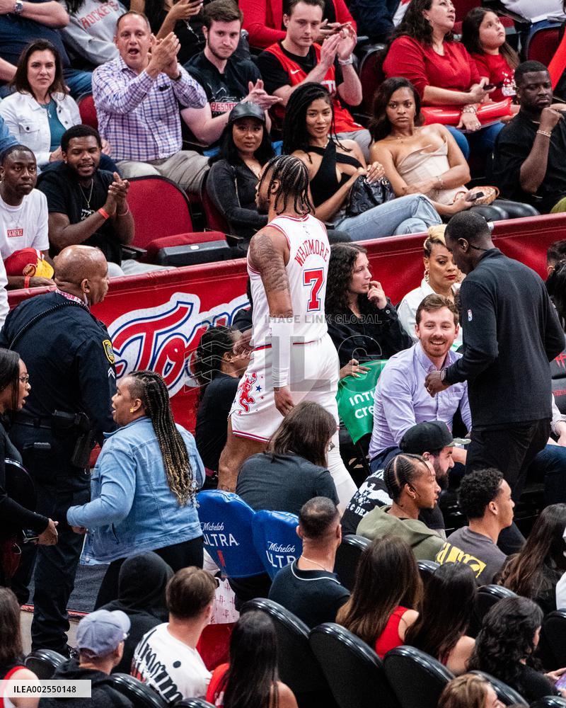 (SP)U.S.-HOUSTON-BASKETBALL-NBA-MAGIC VS ROCKETS