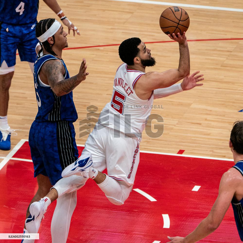 (SP)U.S.-HOUSTON-BASKETBALL-NBA-MAGIC VS ROCKETS