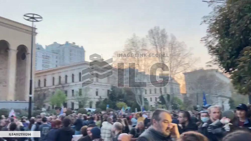 Georgia: Thousands Protest In Tbilisi Against ‘Russian Law’ On Foreign Agents 4