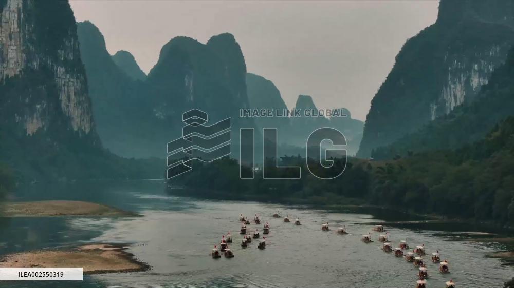 Electric sightseeing rafts boost eco-tourism in China's Lijiang River