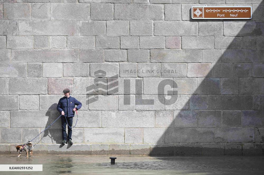 Seine River Water Quality Alarming Before Olympics - Paris