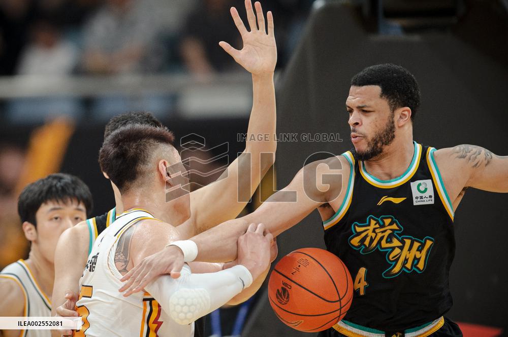(SP)CHINA-HANGZHOU-BASKETBALL-CBA-SHANXI LOONGS VS ZHEJIANG LIONS (CN)