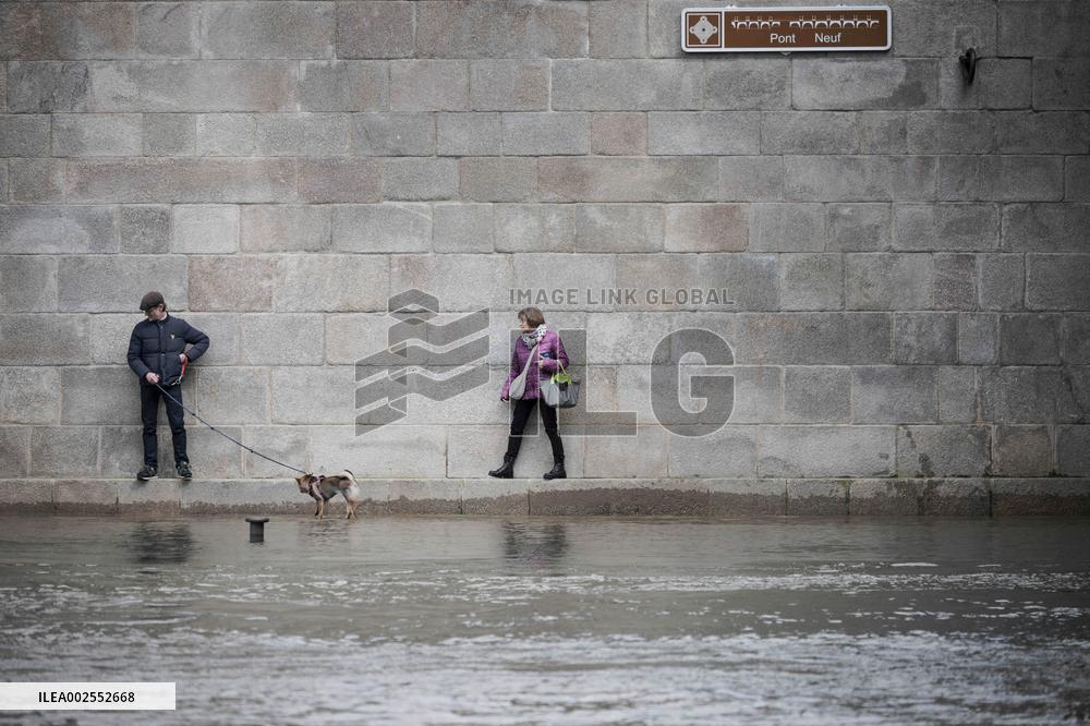 Seine River Water Quality Alarming Before Olympics - Paris