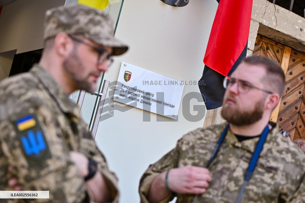 Recruiting center of 24th King Danylo mechanized brigade opens in Lviv