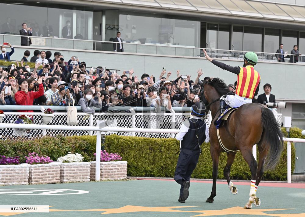 Stellenbosch captures 1st G1 victory at Oka-sho