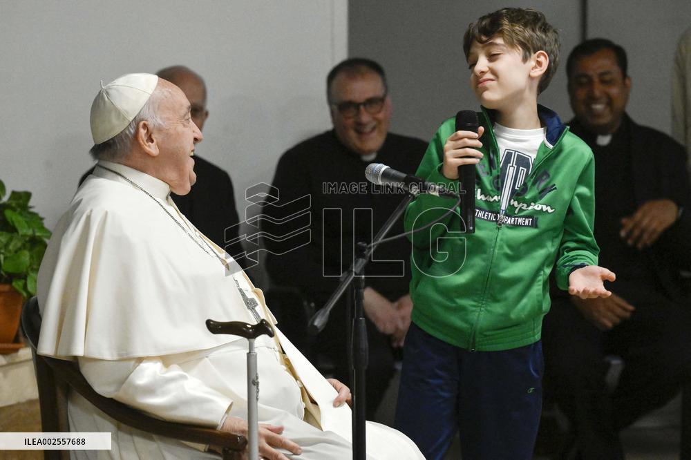Pope Francis Meets 200 Children in a Church of Rome