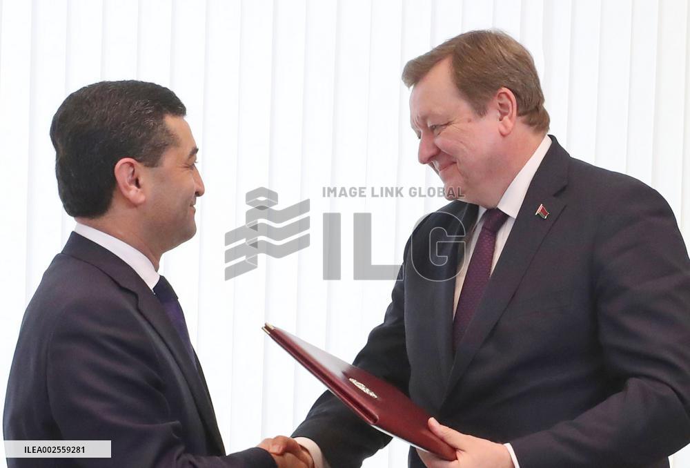 BELARUS-MINSK-UZBEKISTAN FM-VISIT