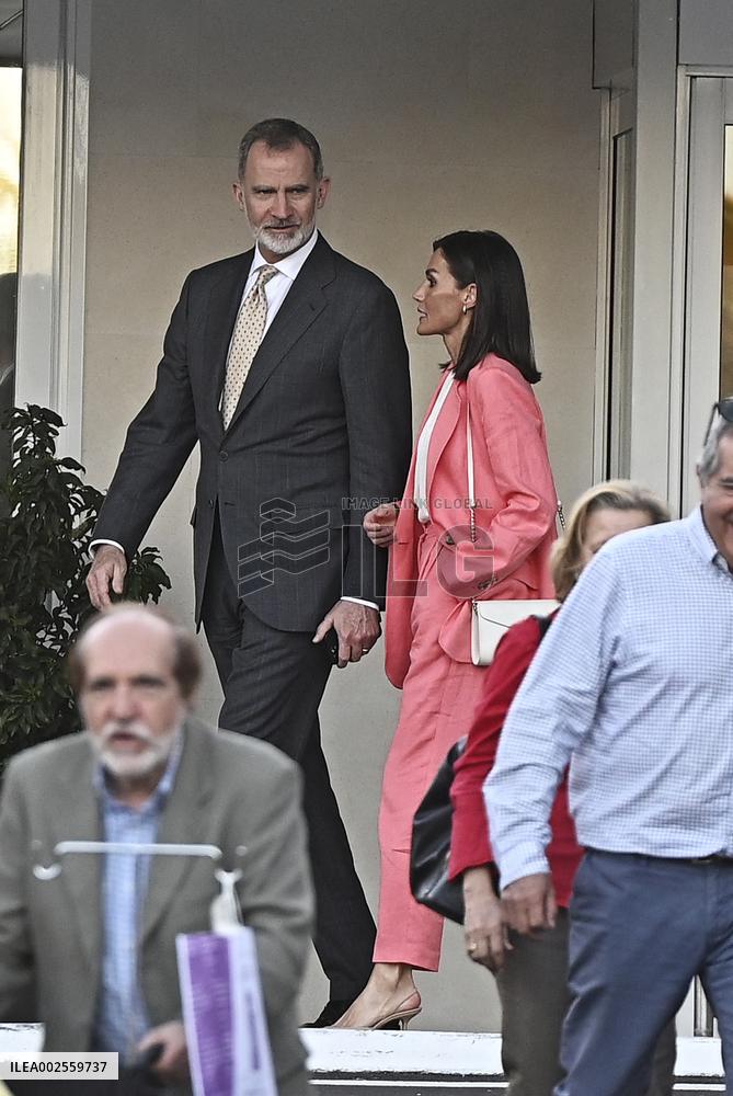 Royals Visit Queen Sofia At Hospital - Madrid