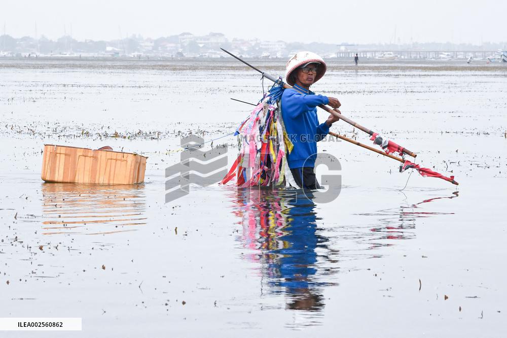 Traditional Balinese Fishermen - Bali