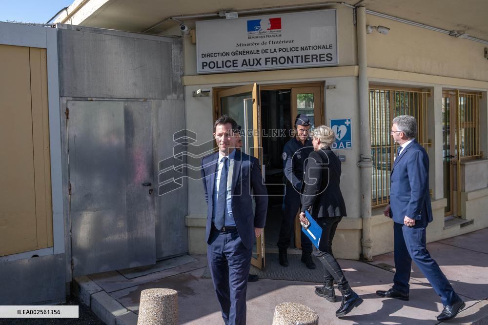 Visit To The Border Post Between France And Italy - Menton