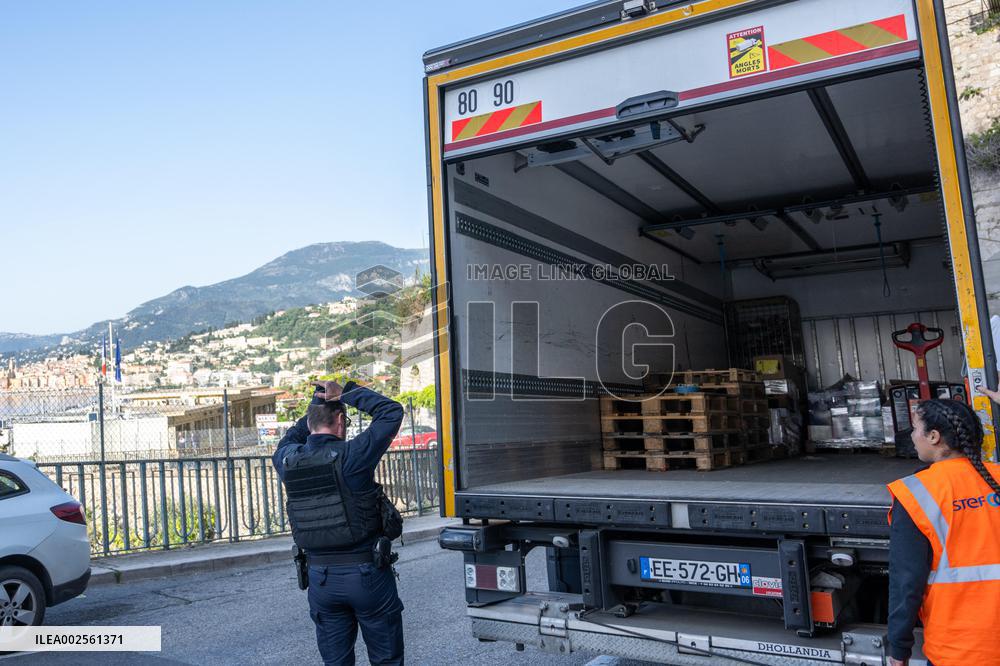 Visit To The Border Post Between France And Italy - Menton