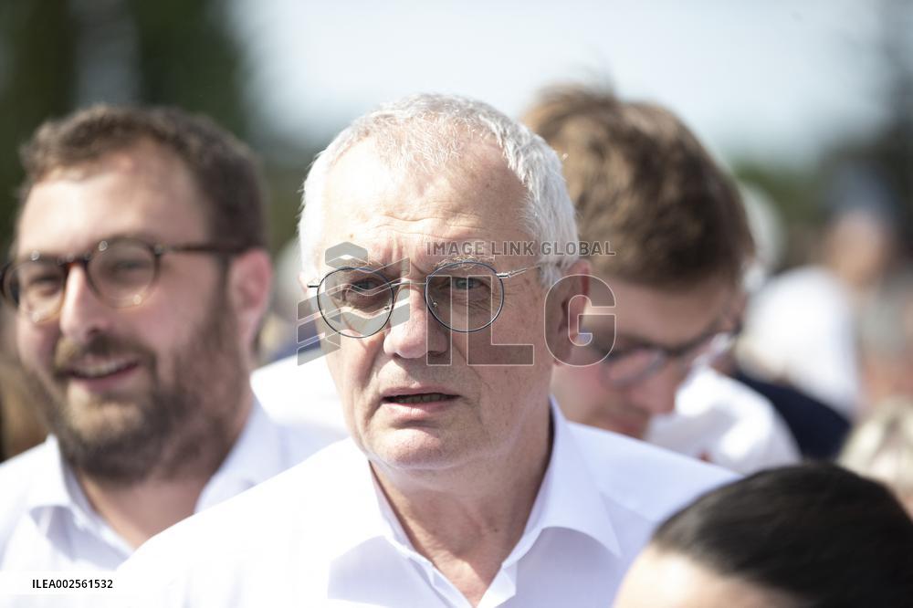 White March In Tribute To Shemseddine - Viry-Chatillon