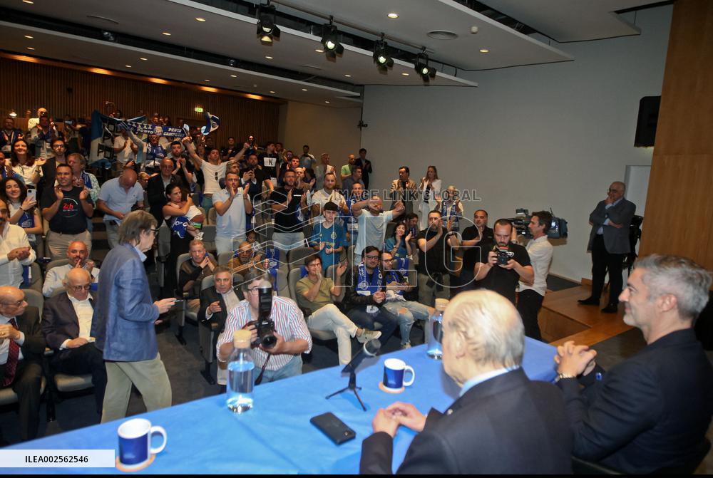 FC Porto/Elections: "All for Porto - conversations with President Pinto da Costa" project in Maia