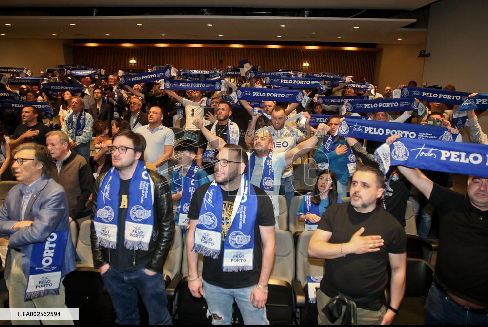 FC Porto/Elections: "All for Porto - conversations with President Pinto da Costa" project in Maia