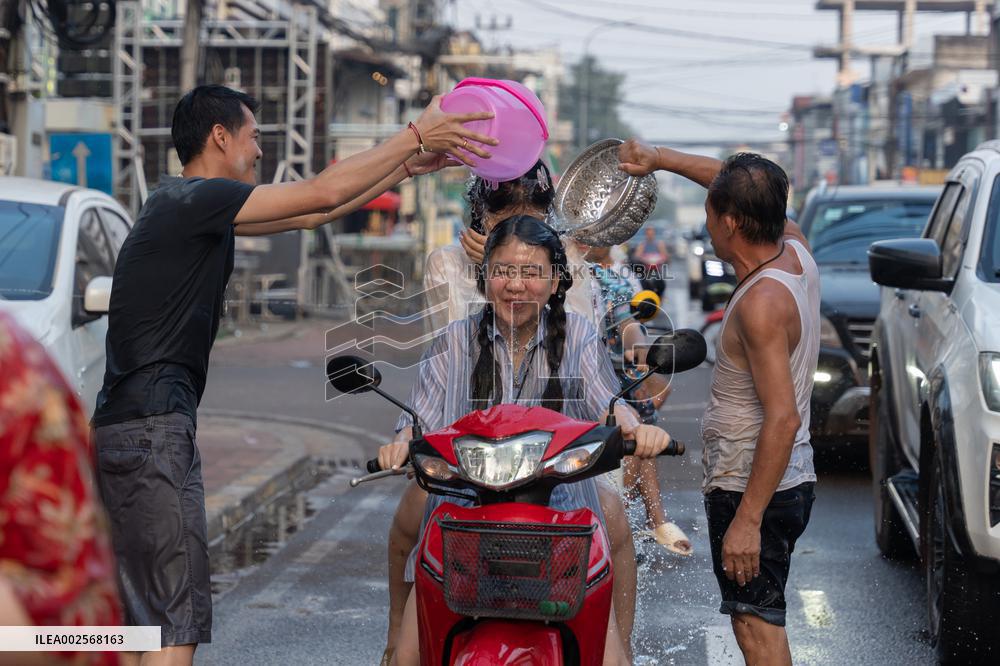 LAOS-VIENTIANE-SONGKRAN FESTIVAL-CELEBRATION