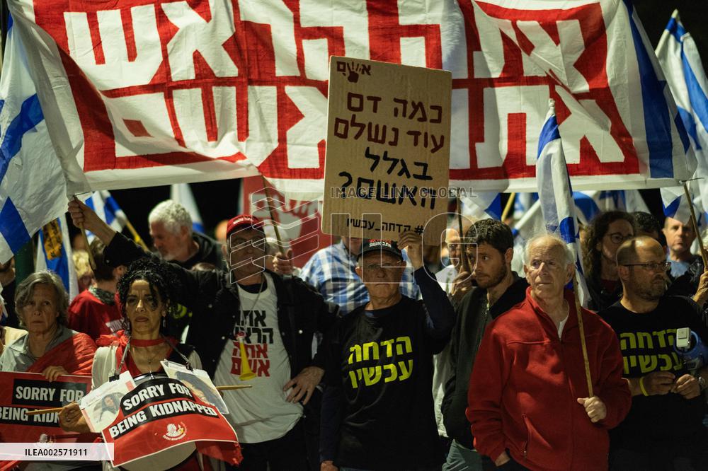 Anti-Netanyahu Protest In Caesarea - Israel