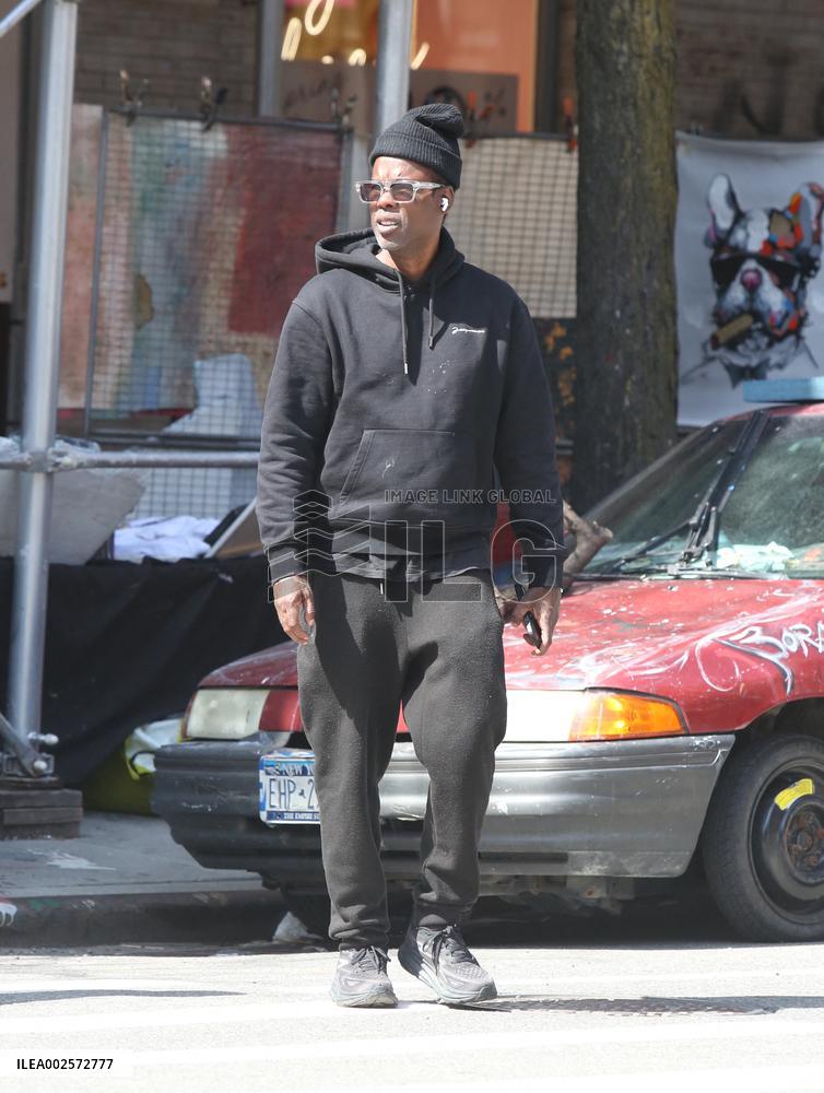 Chris Rock Walking Around Soho - NYC