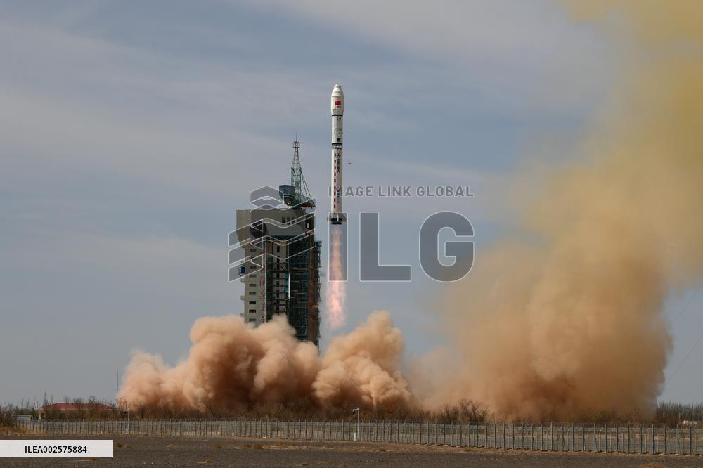 XINHUA PHOTOS OF THE DAY