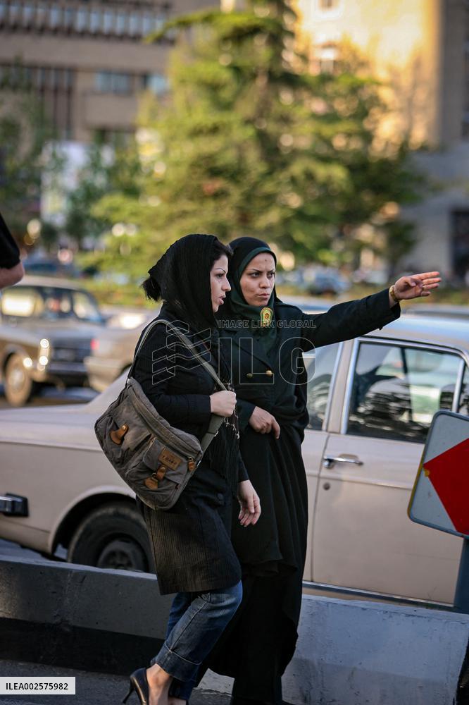 Files - Crackdown On Women Intensifies Under Cover Of War - Tehran