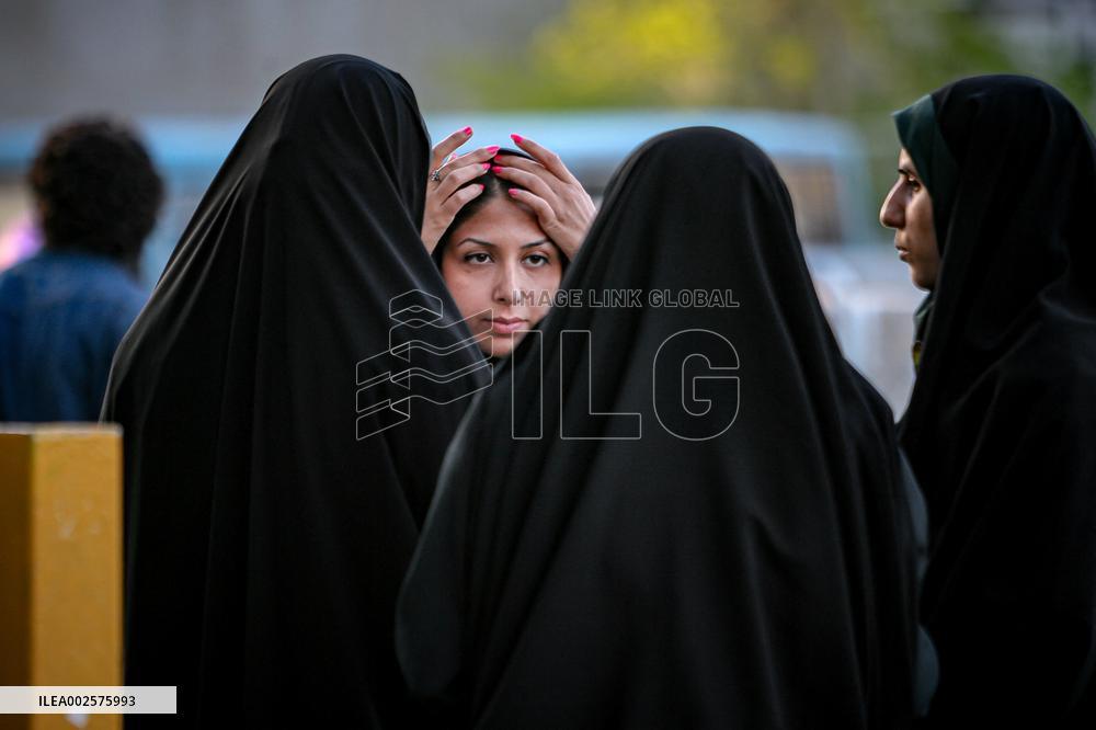 Files - Crackdown On Women Intensifies Under Cover Of War - Tehran