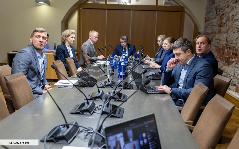 Transition to Estonian education