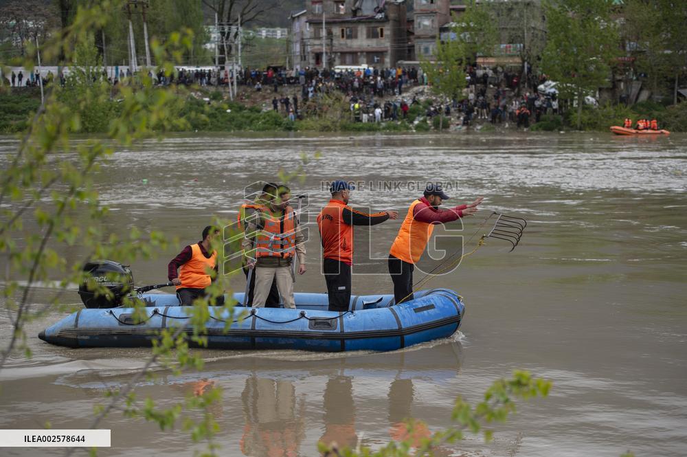 KASHMIR-SRINAGAR-BOAT-ACCIDENT
