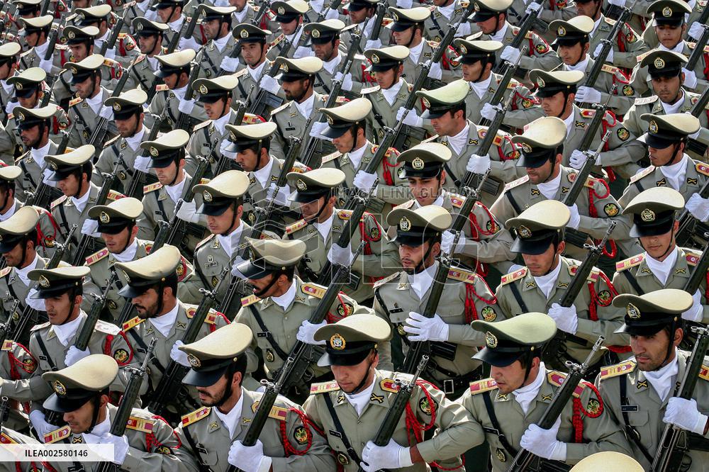 Files - Military Parades - Tehran