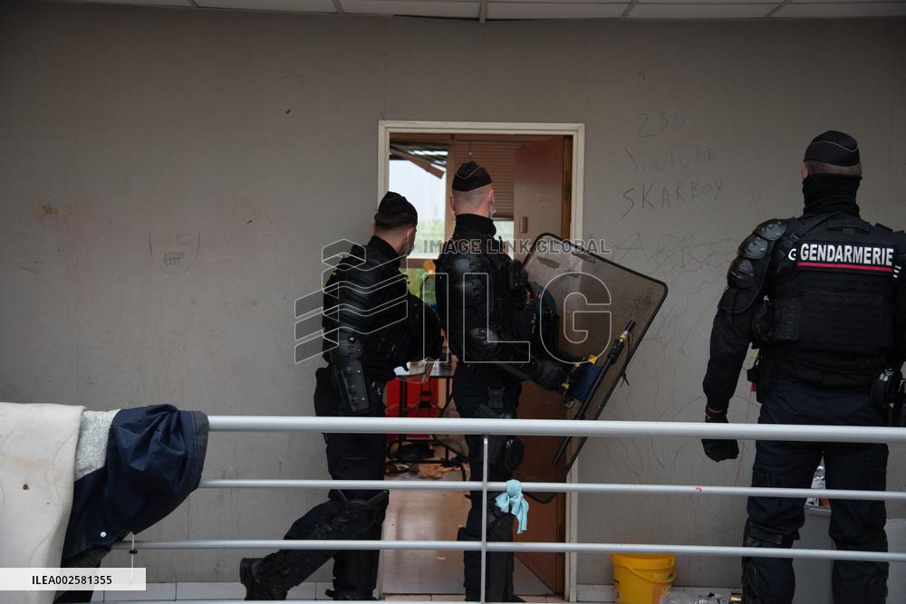 Evacuation Of France's Biggest Squat - Vitry-sur-Seine