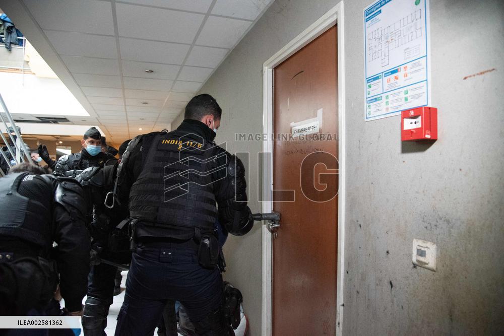 Evacuation Of France's Biggest Squat - Vitry-sur-Seine