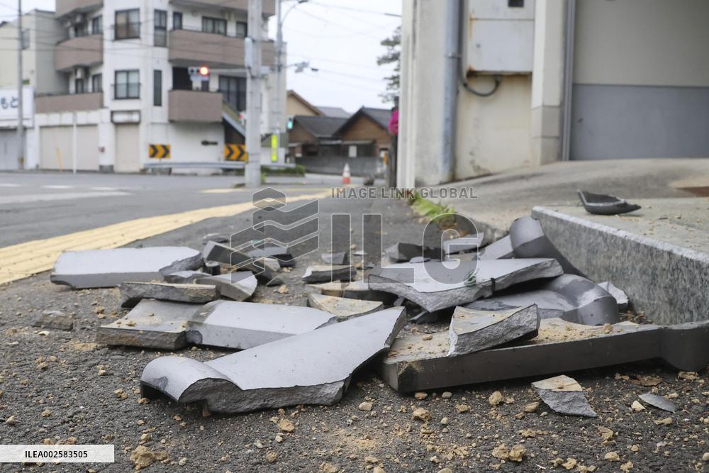 M6.6 earthquake hits western Japan