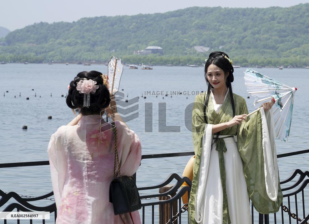 CHINA-ZHEJIANG-HANGZHOU-WEST LAKE-TOURISM (CN)