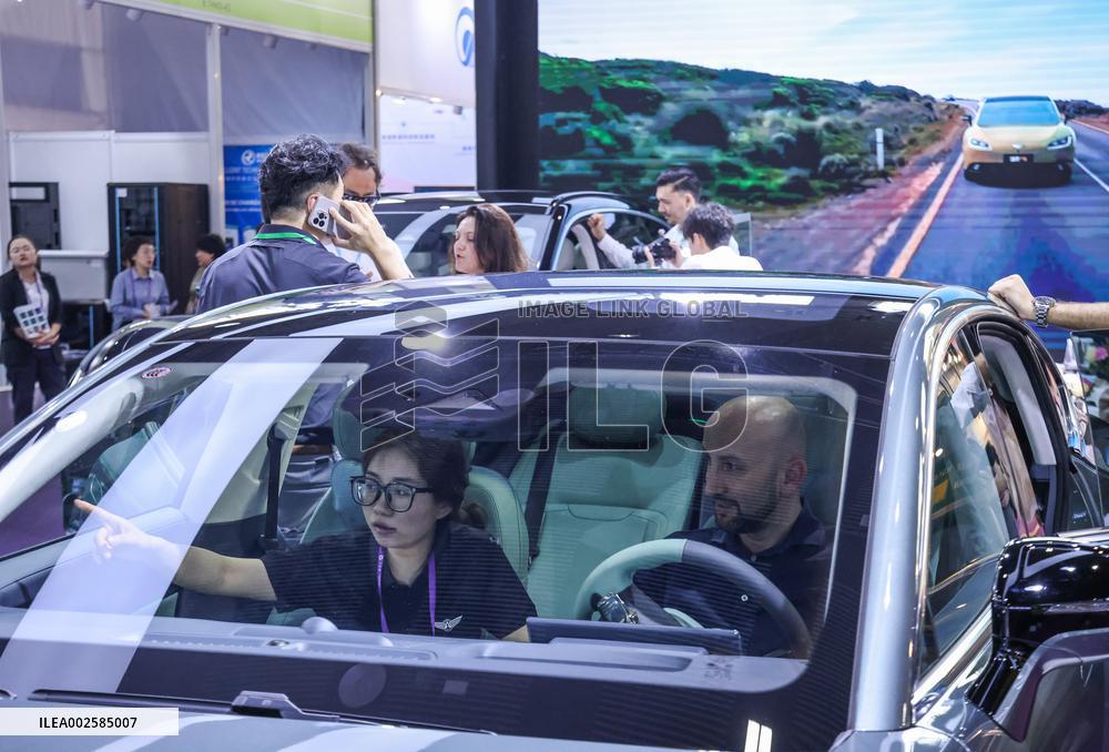 CHINA-GUANGZHOU-CANTON FAIR-"NEW THREE" INDUSTRIES (CN)