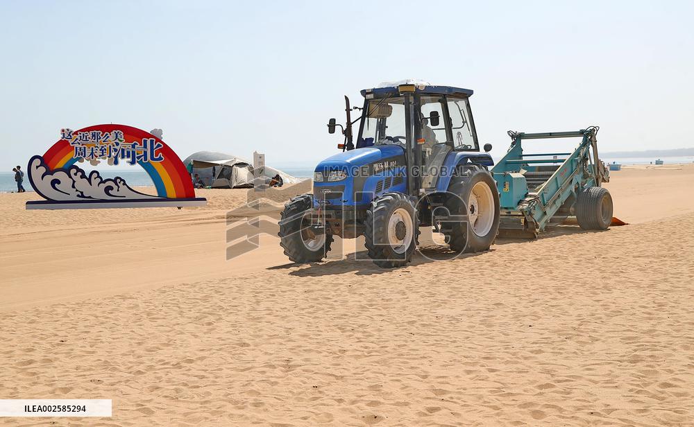 Beach Clean in Qinhuangdao