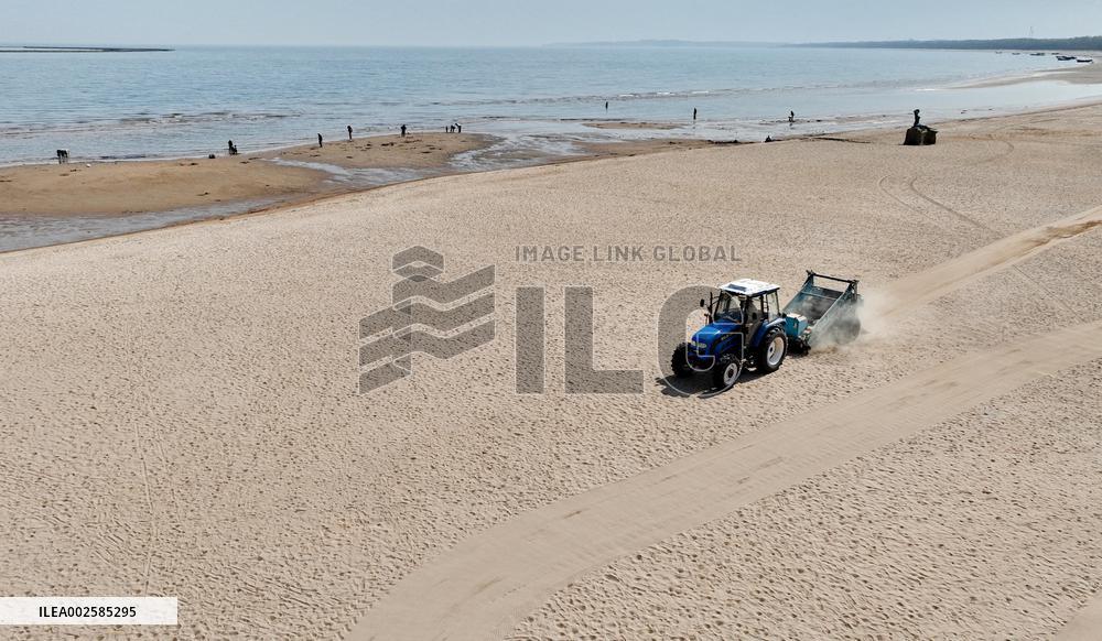 Beach Clean in Qinhuangdao