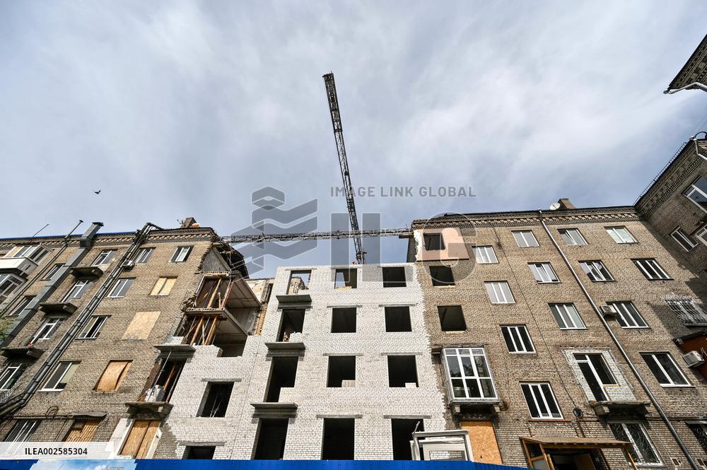 Reconstruction of residential buildings underway in Zaporizhzhia