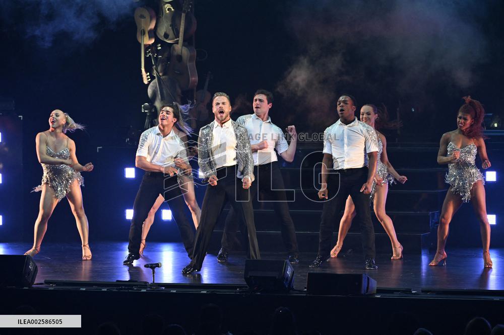 Derek Hough And Hayley Erbert Dance Performance - USA