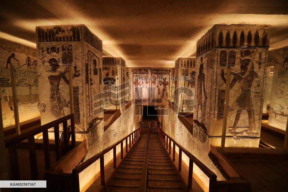 XINHUA PHOTOS OF THE DAY