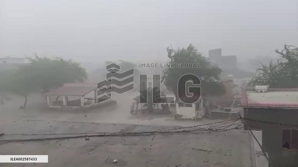 71 killed, 67 injured in rain-related accidents in Pakistan