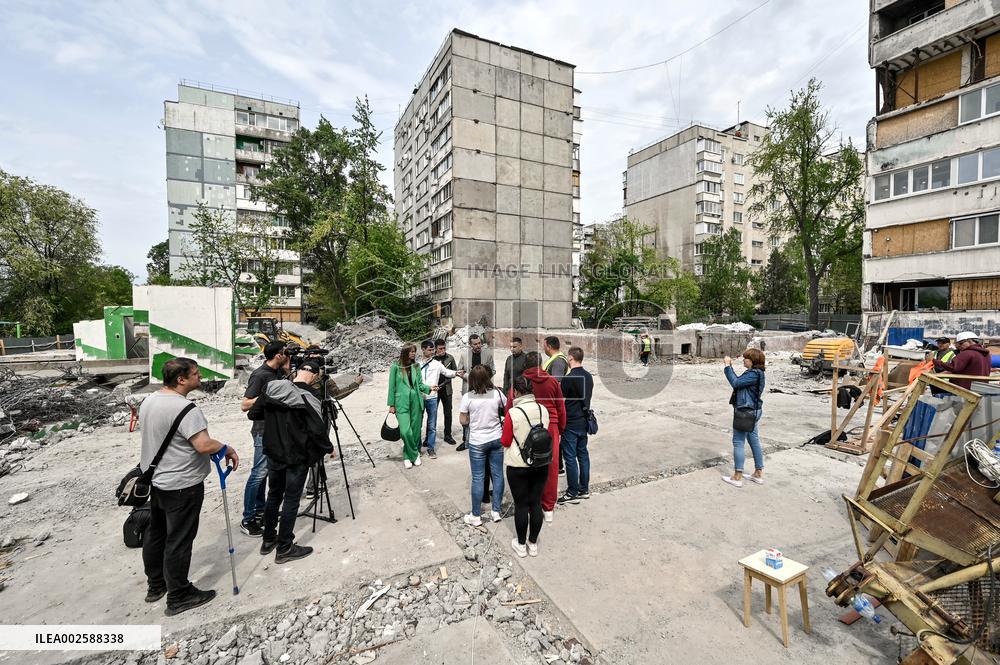 Reconstruction of destroyed apartment blocks continues in Zaporizhzhia