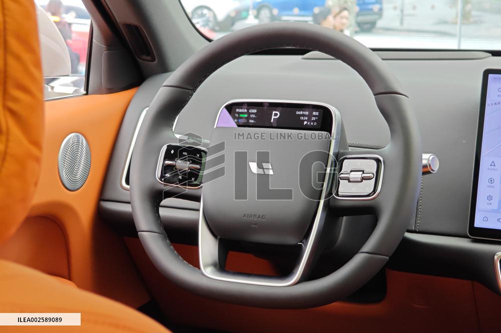 Li Auto L6 New Energy Vehicle Released