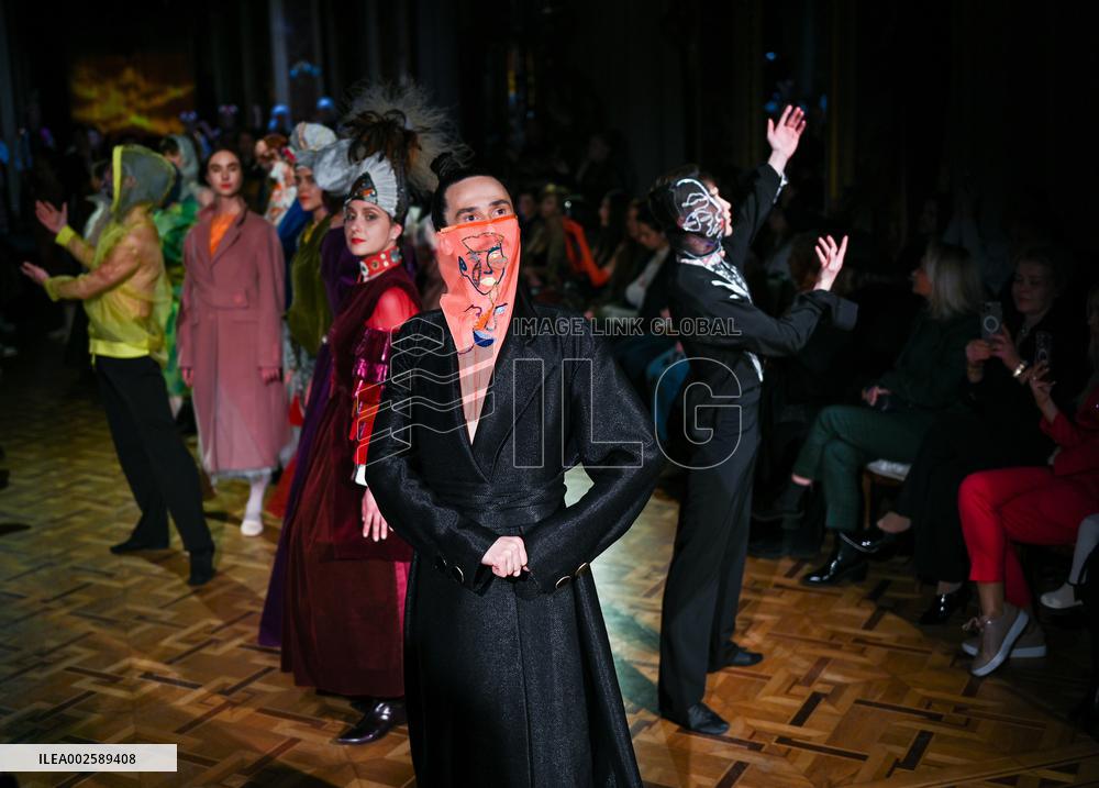 Conversation of Birds theatrical fashion show runs in Lviv