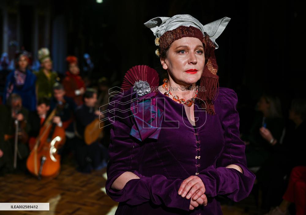 Conversation of Birds theatrical fashion show runs in Lviv