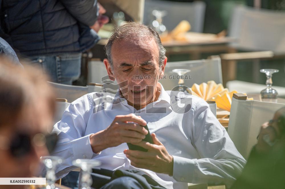 Eric Zemmour On Electoral Campaign - Sainte-Maxime